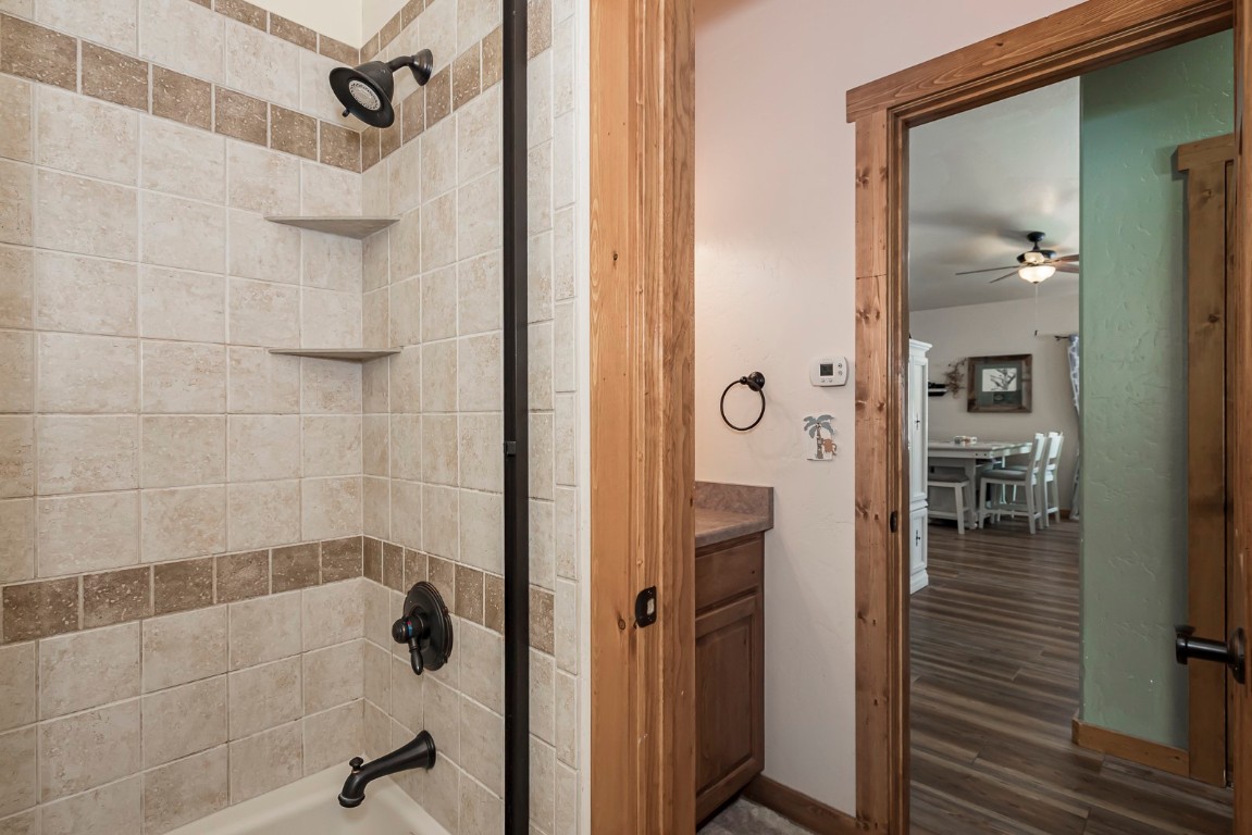 102 E Nevava Street Property Photo 25