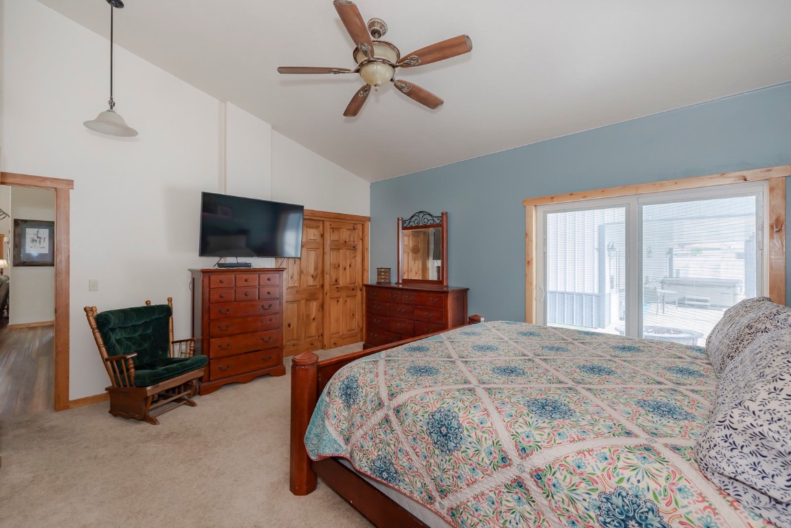 102 E Nevava Street Property Photo 26
