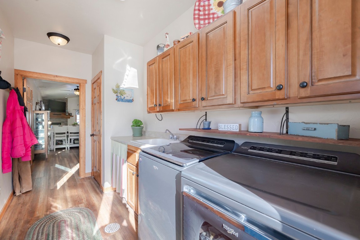 102 E Nevava Street Property Photo 39