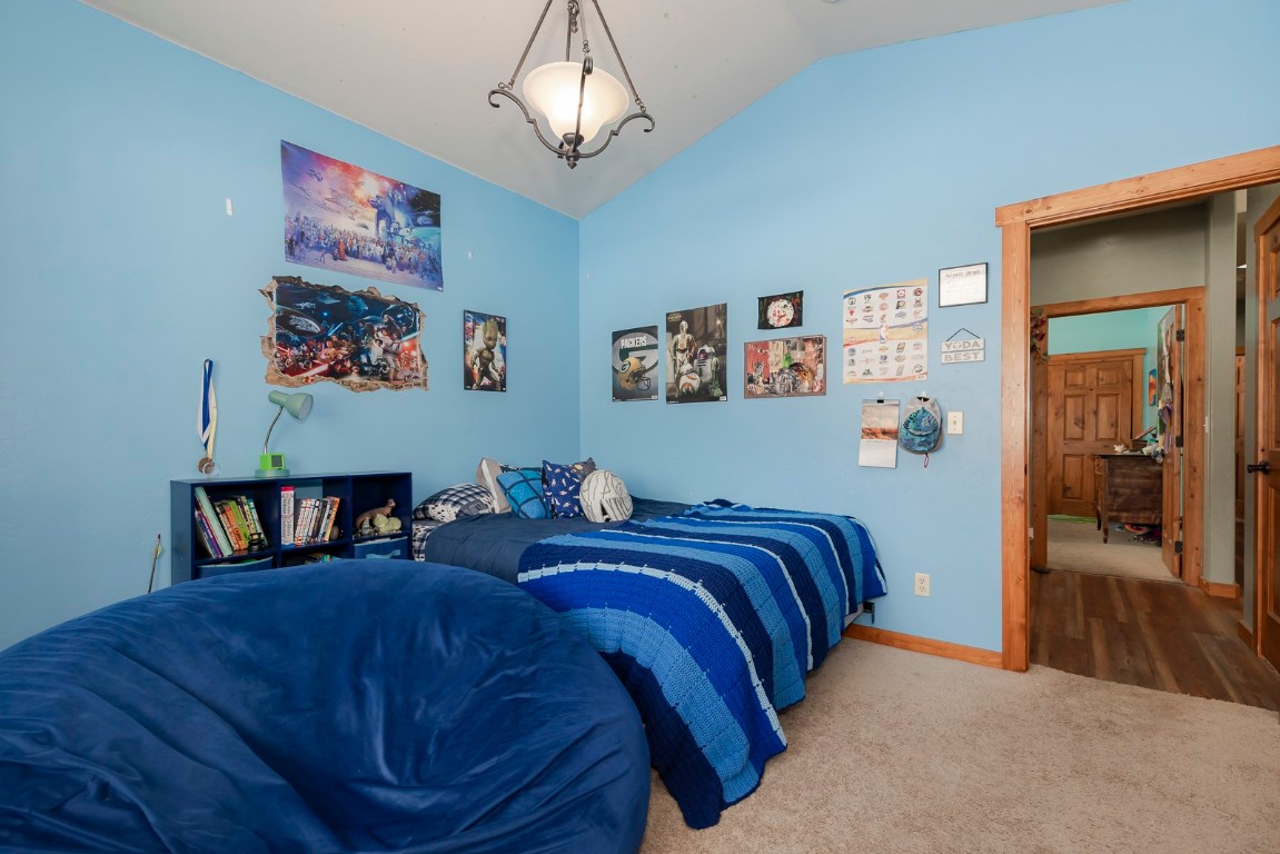 102 E Nevava Street Property Photo 41