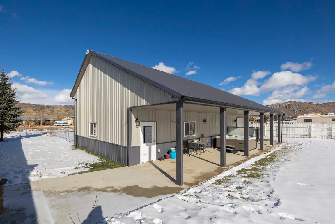 102 E Nevava Street Property Photo 44