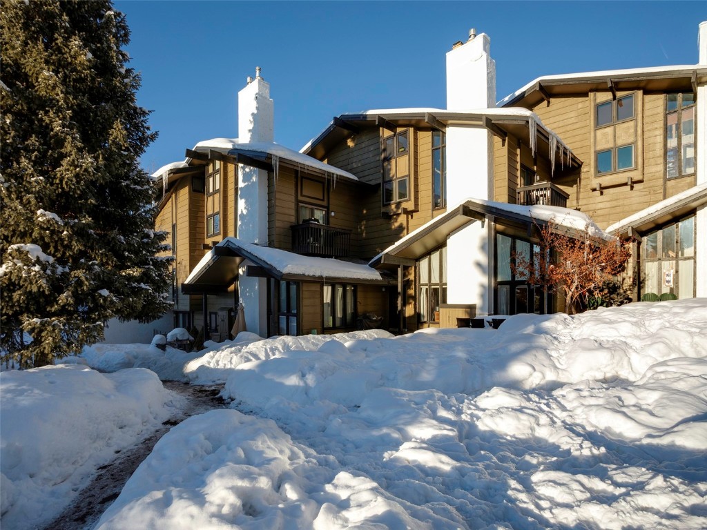 Hillsider Condo Real Estate Listings Main Image