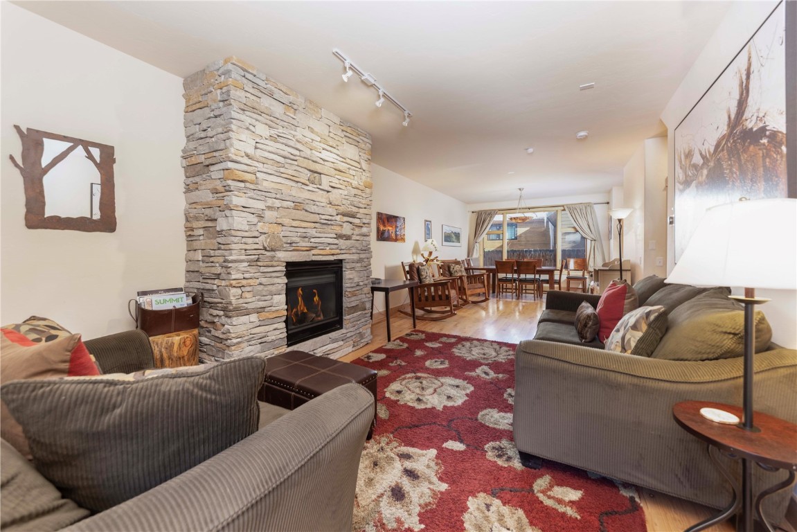 516 S 7th AVENUE 2