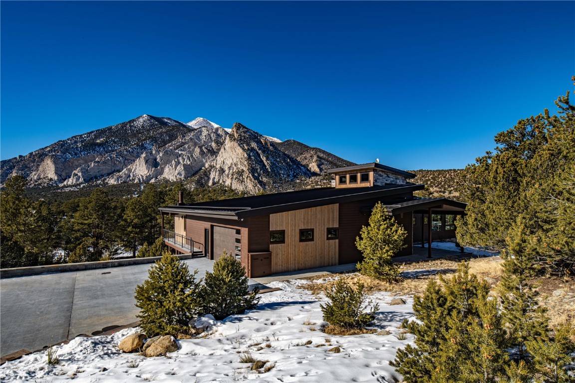 21261 Broadview Road Property Photo