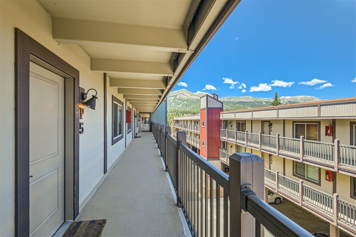 Ski And Racquet Club Condo Real Estate Listings Main Image