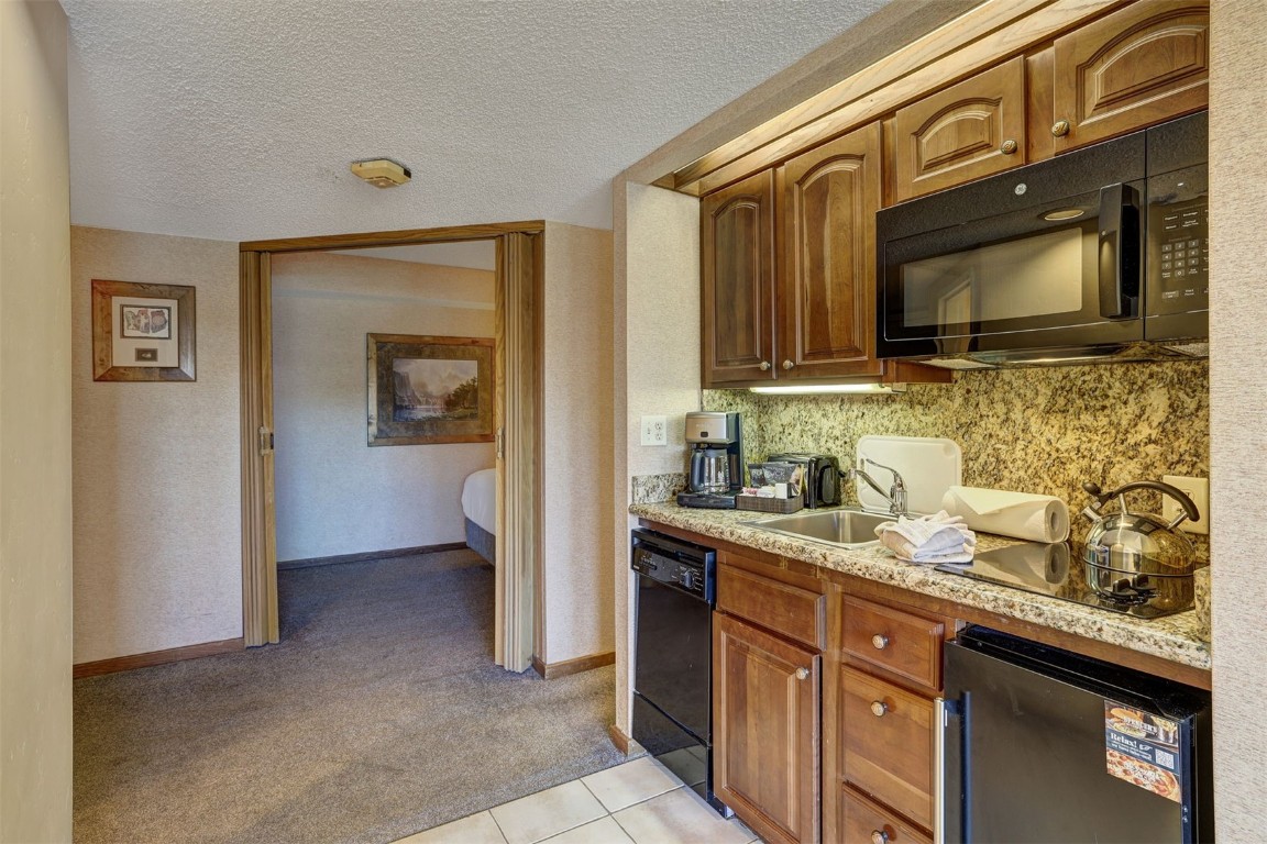 640 Village Road 4313 Property Photo 8