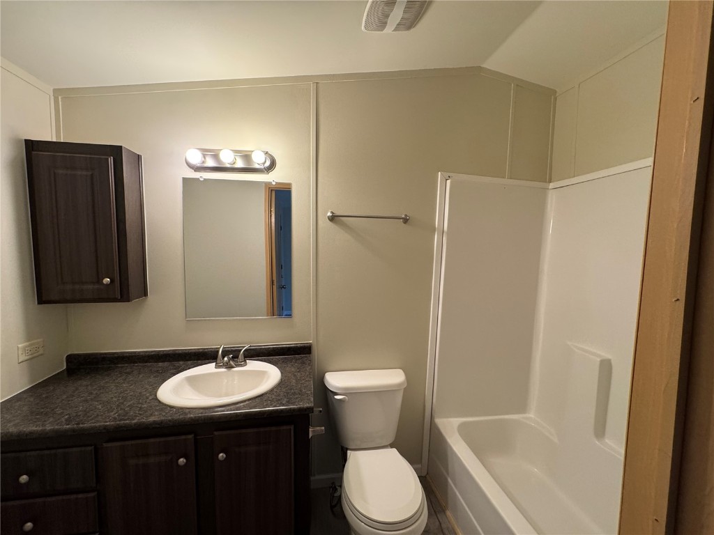 400 Willow Bend 17 Property Photo 3