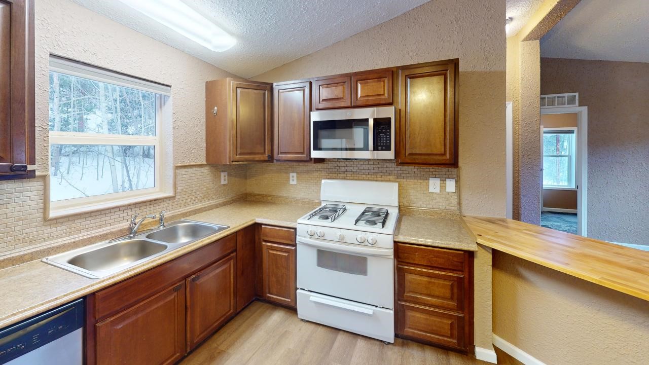 Alma Real Estate Listings Main Image