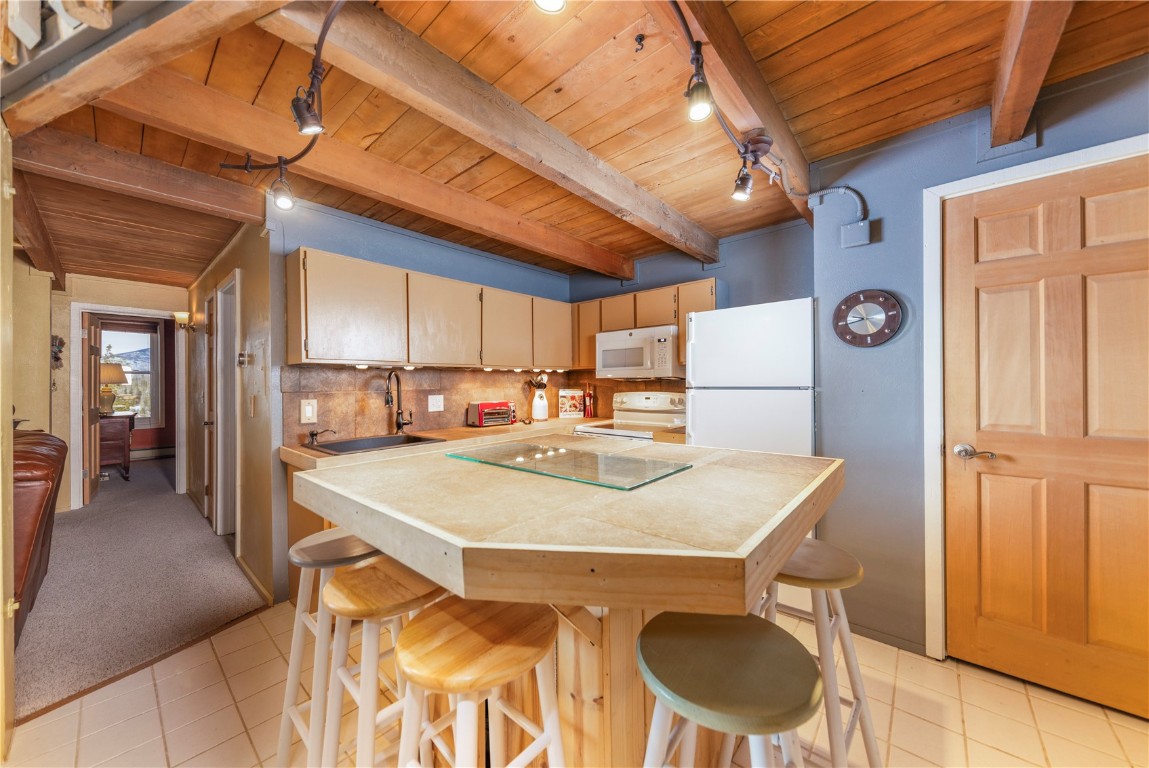 Treehouse Condo Real Estate Listings Main Image