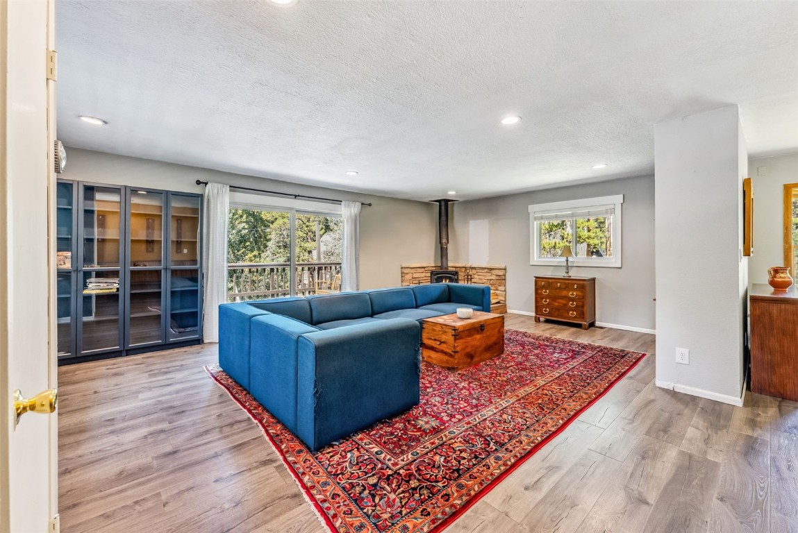 49 Regal Circle Property Photo 3