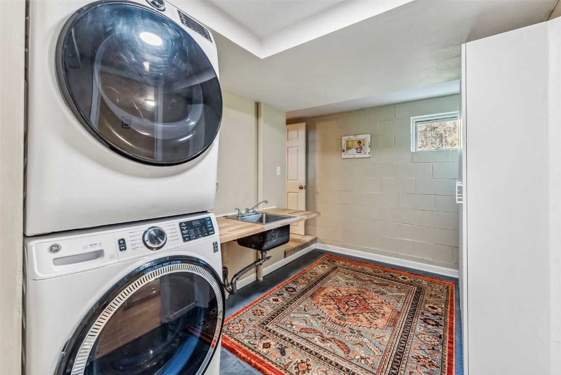 49 Regal Circle Property Photo 24