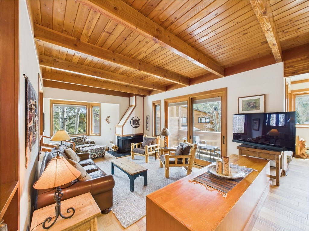 620 Tennis Club Road 1339 Property Photo 5