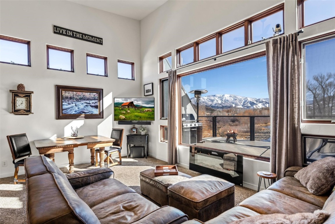 Riverfront Park Real Estate Listings Main Image