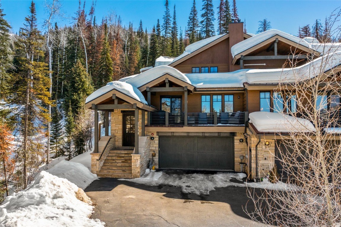 2330 Val Disere Circle Left Property Photo
