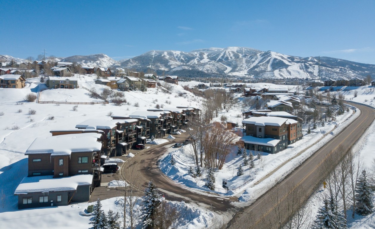 Fox Springs Condominiums Real Estate Listings Main Image