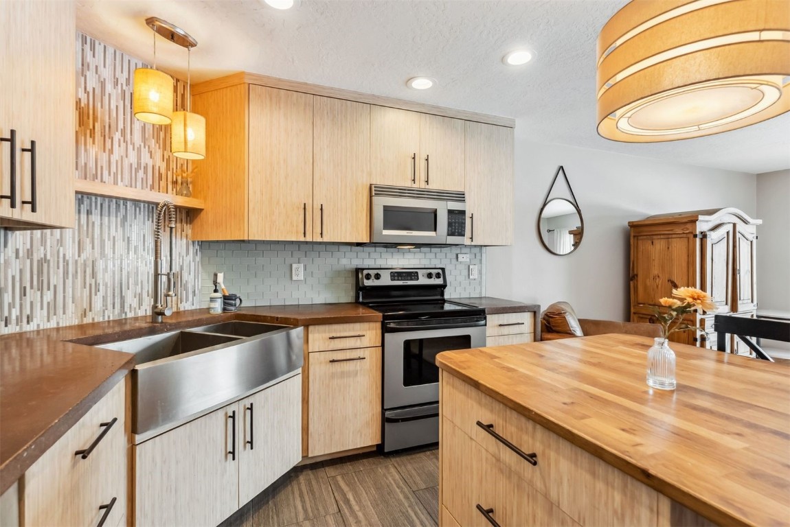 Dillon Valley East Condo Real Estate Listings Main Image