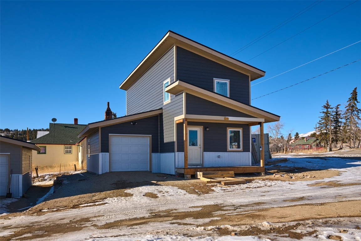 513 Castello Avenue Property Photo 1