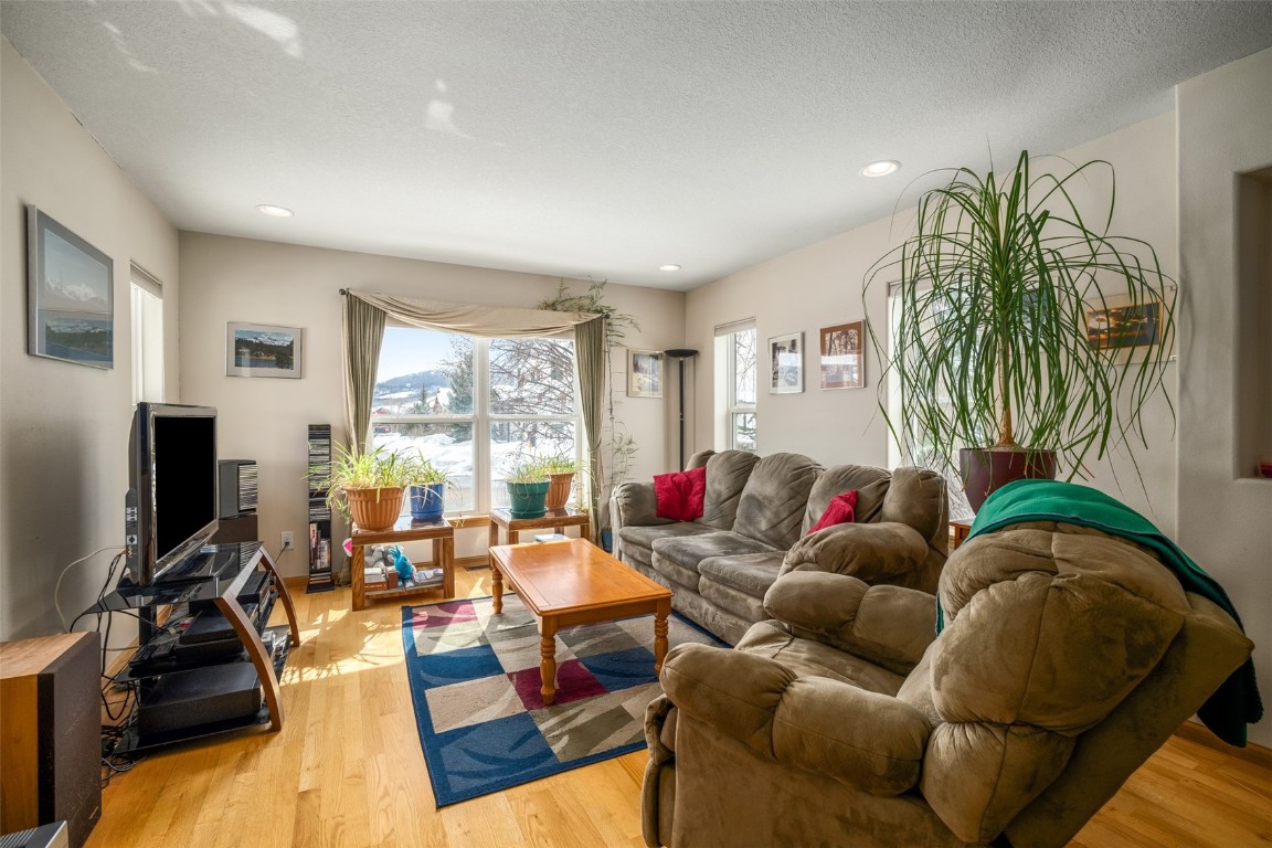 2788 West End Avenue Property Photo 2