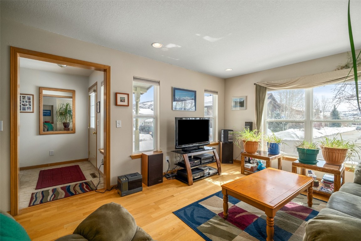 2788 West End Avenue Property Photo 4