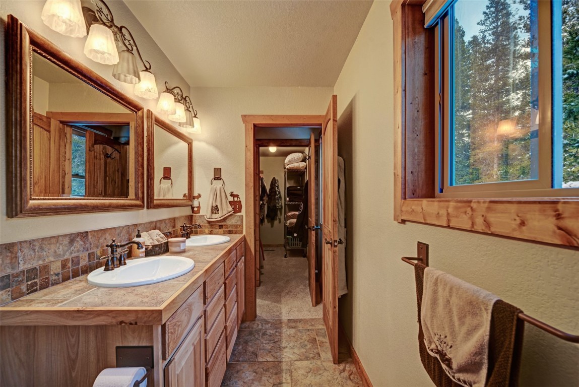 199 Sacramento Drive Property Photo 1