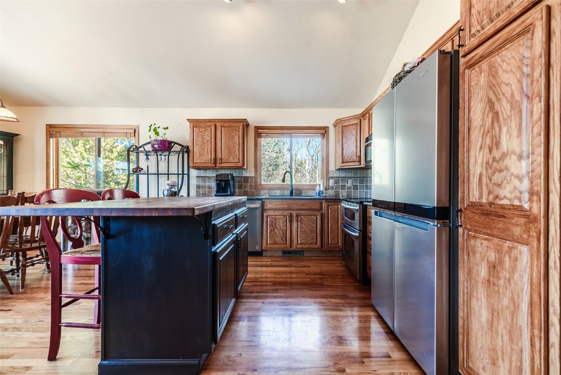 16 Thurber Court Property Photo 8