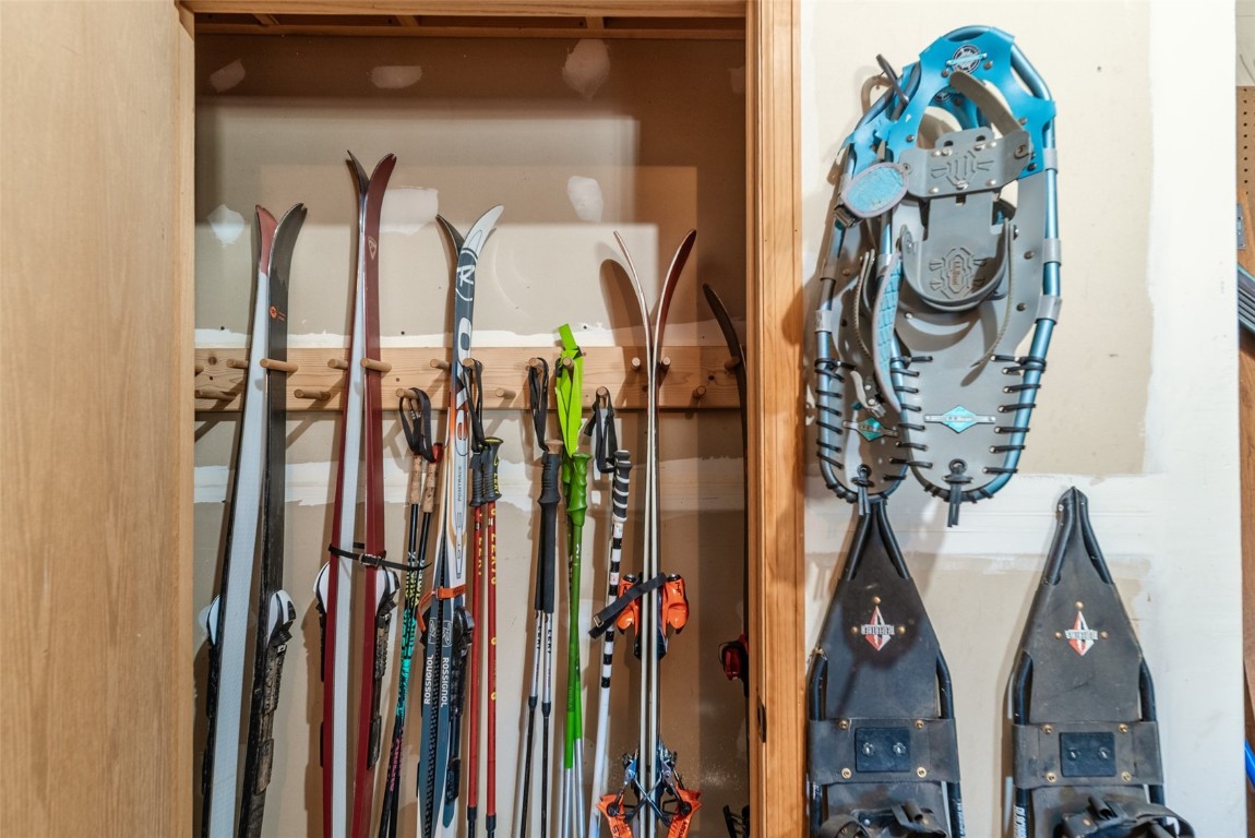 16 Thurber Court Property Photo 43