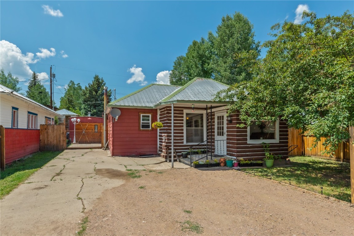 21555 State Highway 131 Property Photo 1