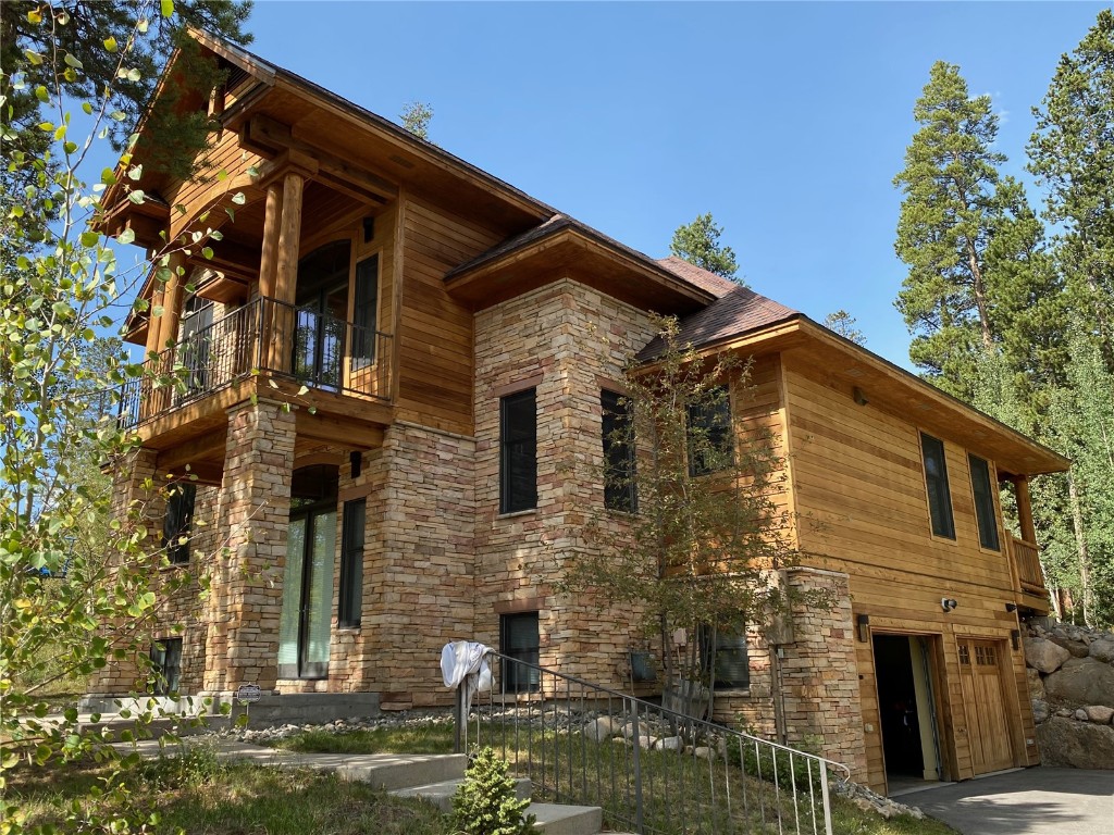 Cortina Ridge Real Estate Listings Main Image