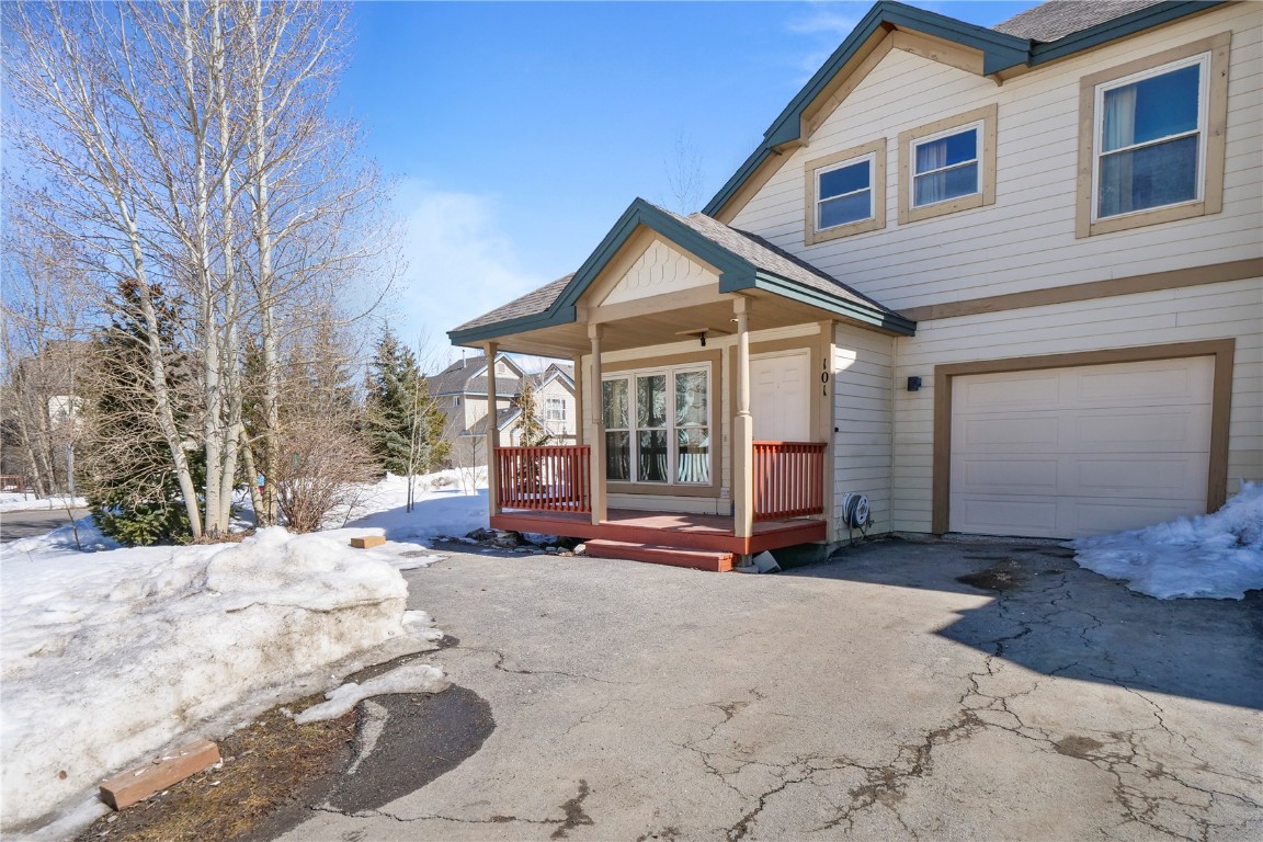 101 Alpensee Drive Property Photo