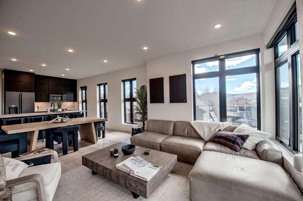 930 Blue River Parkway 636 Property Photo