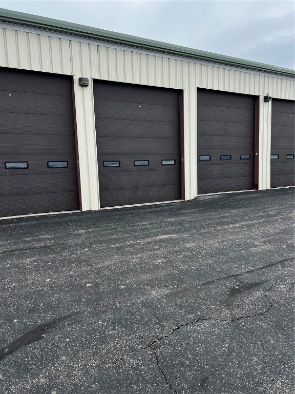 Hayden Airport Garages Real Estate Listings Main Image