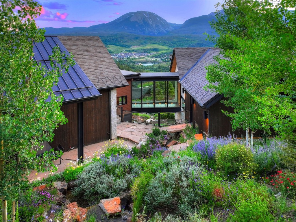 65 Aerie Drive Property Photo 2