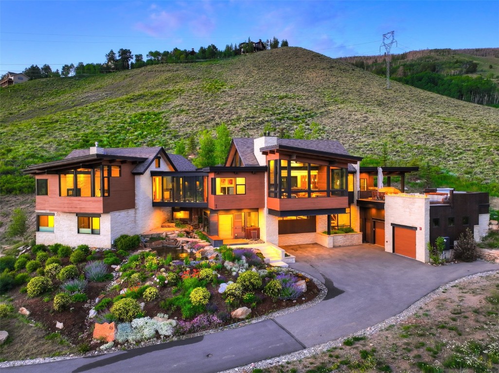 65 Aerie Drive Property Photo 3