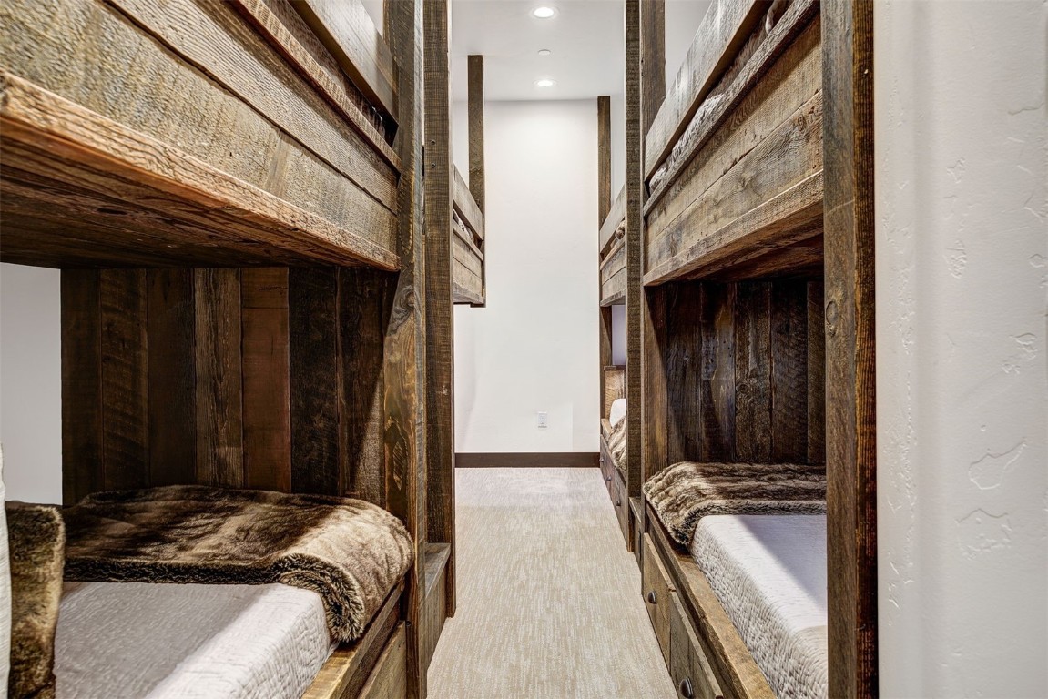 65 Aerie Drive Property Photo 32