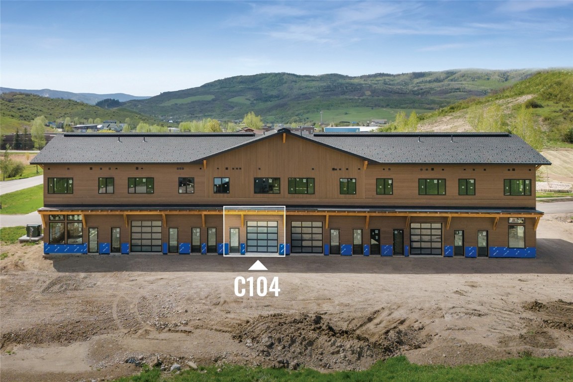 2110 Taxi Way C104 Property Photo 1