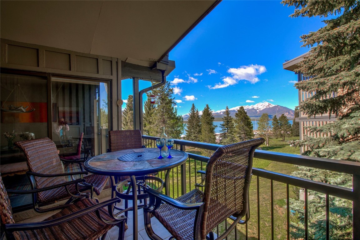 Lake Cliffe Condo Real Estate Listings Main Image