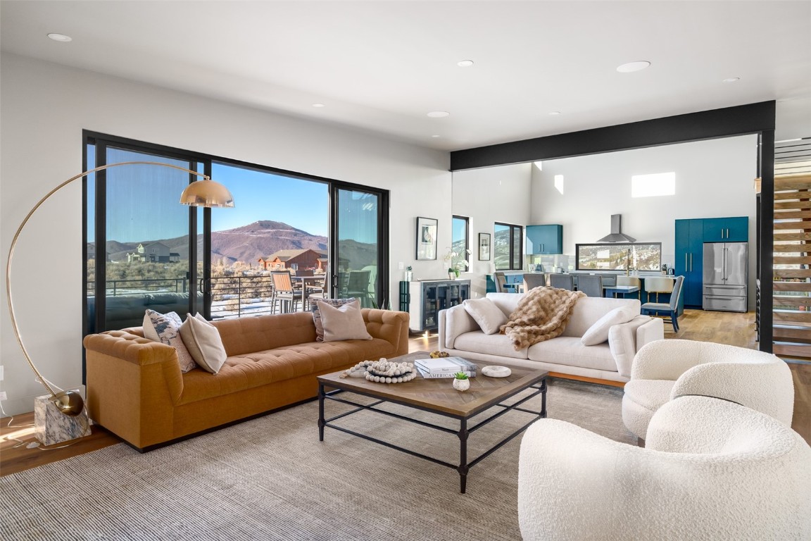 23395 Stageline Avenue Property Photo 4