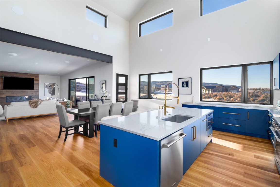 23395 Stageline Avenue Property Photo 5