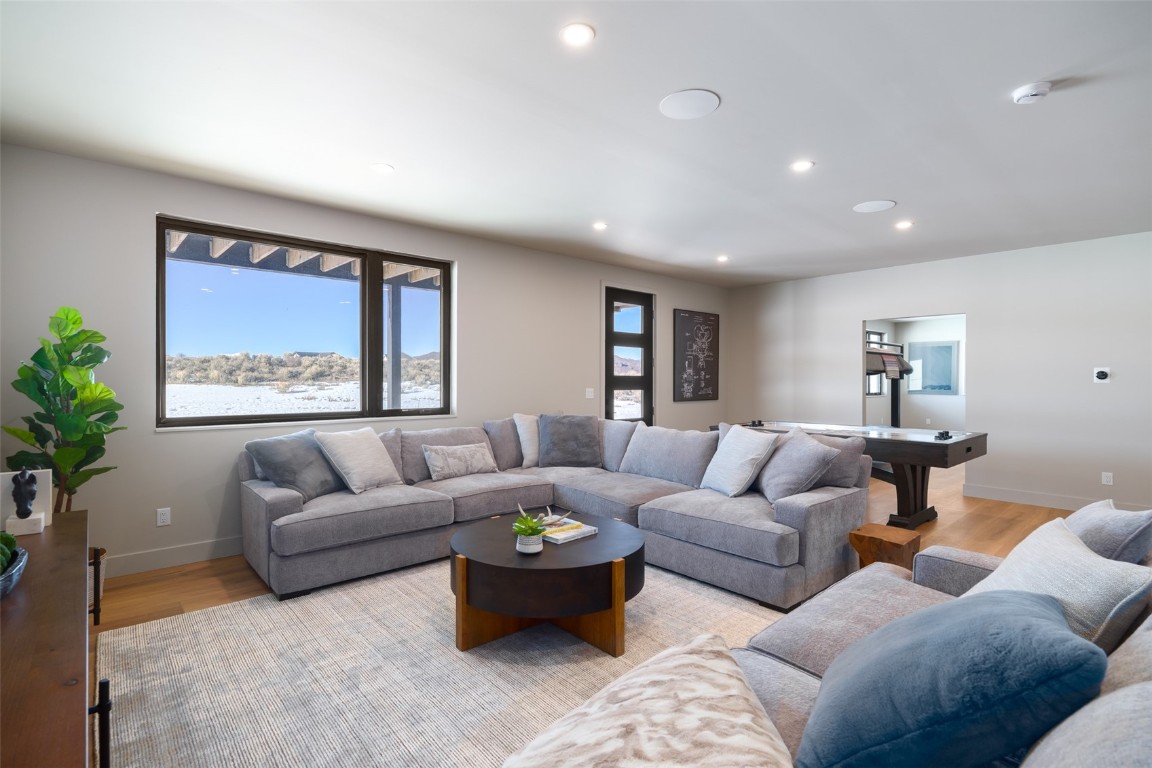 23395 Stageline Avenue Property Photo 9