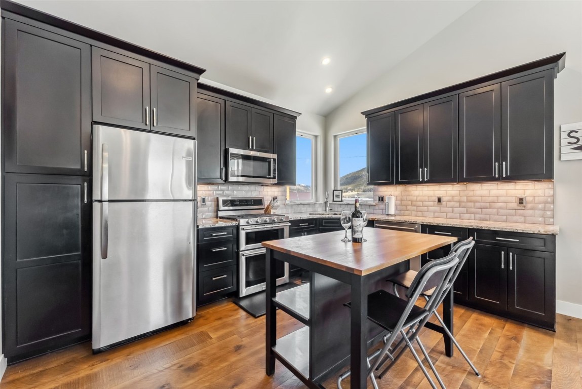 255 Flannigan CIRCLE Property Photo 1
