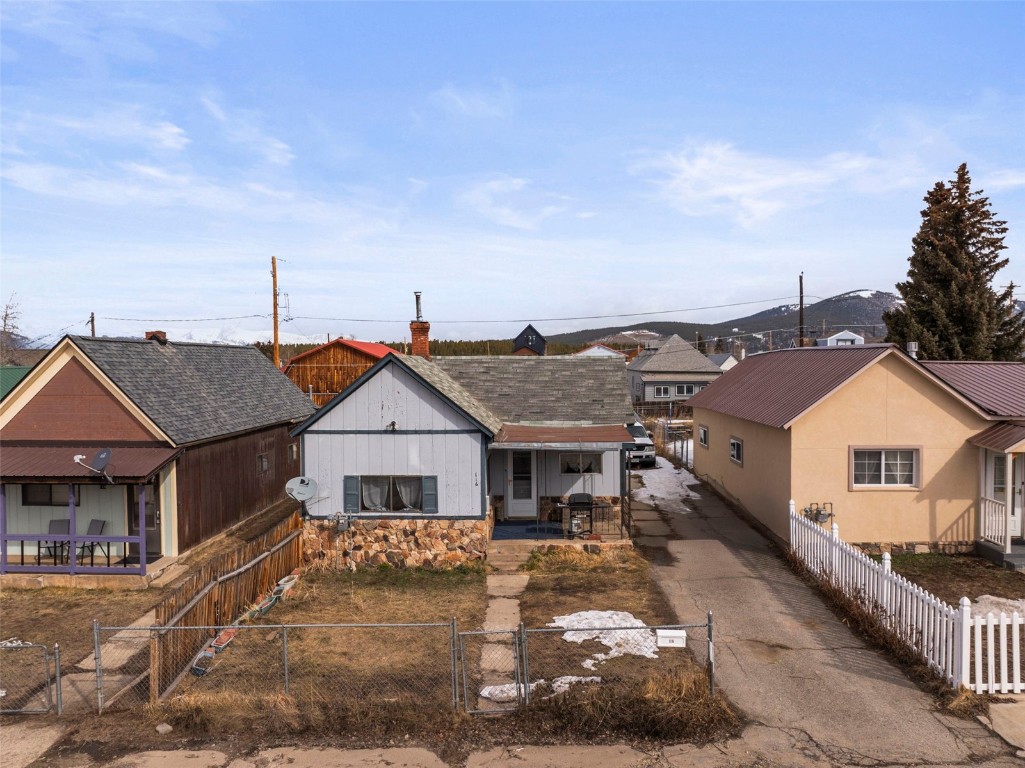 116 E 12th Street Property Photo 1