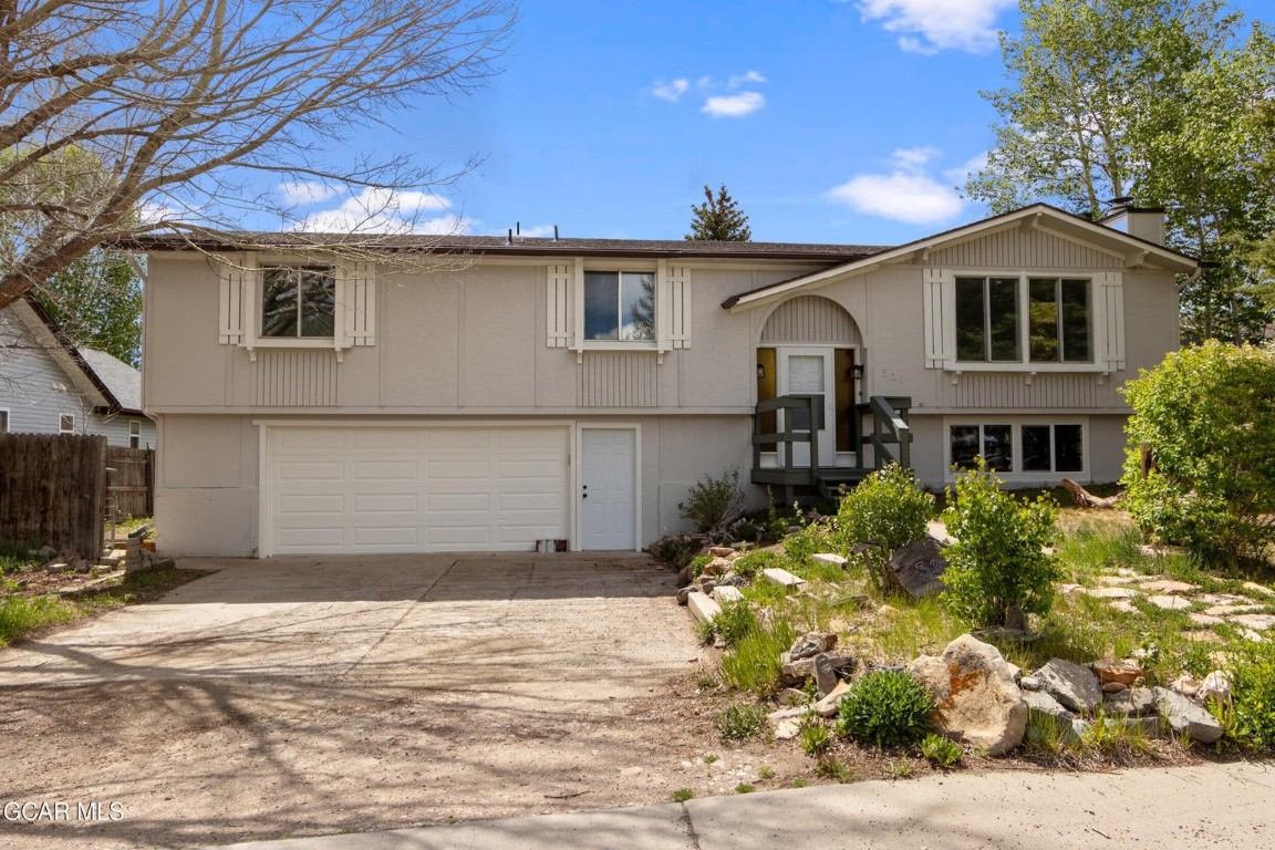 321 18th Street Property Photo 1