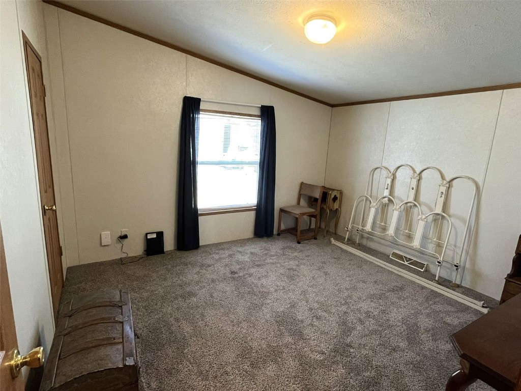 315 E 1st Street Property Photo 6