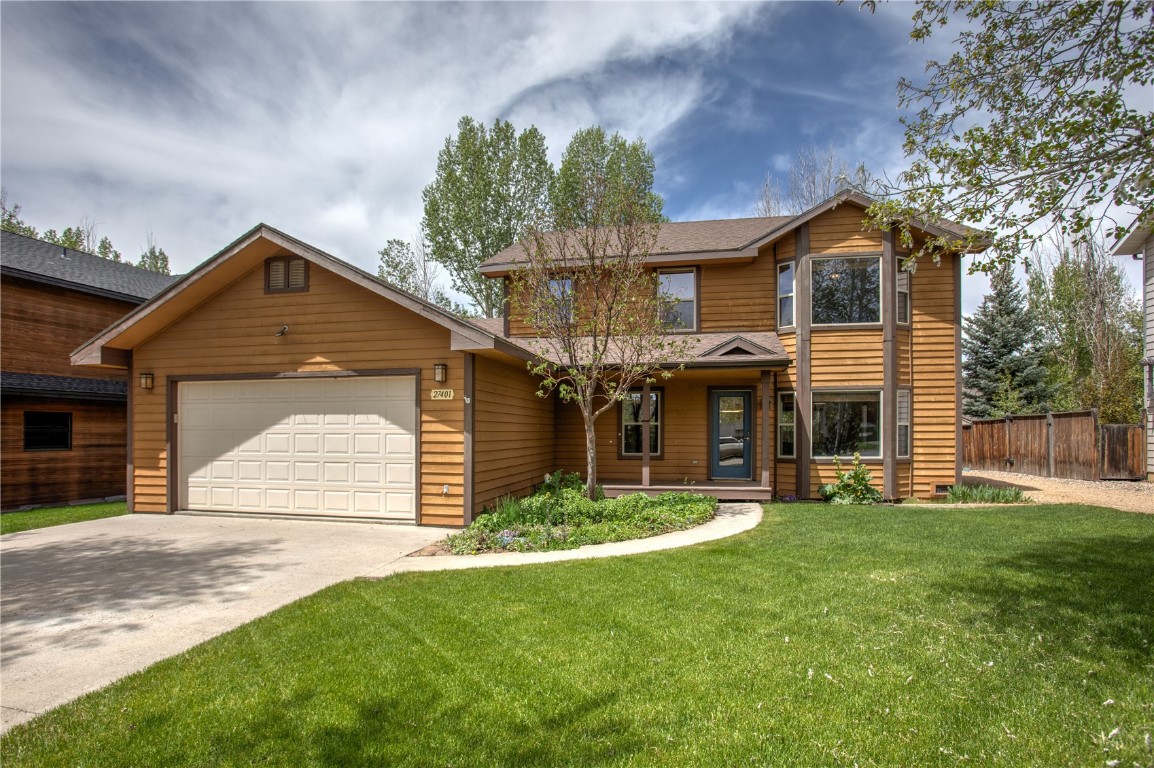 27401 Brandon Circle Property Photo