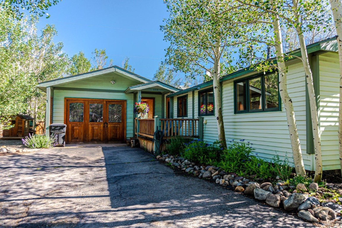 604 Silverheels Circle Property Photo 1