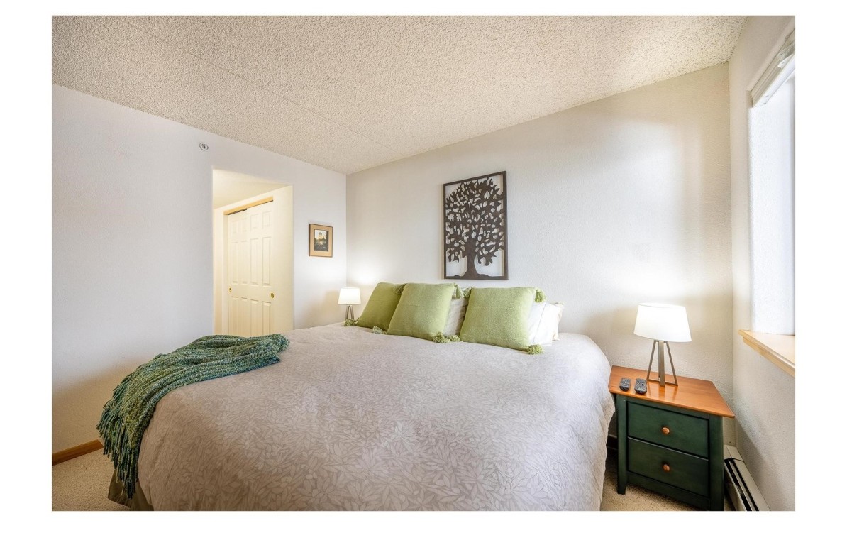 980 Lakepoint Drive 404 Property Photo 14