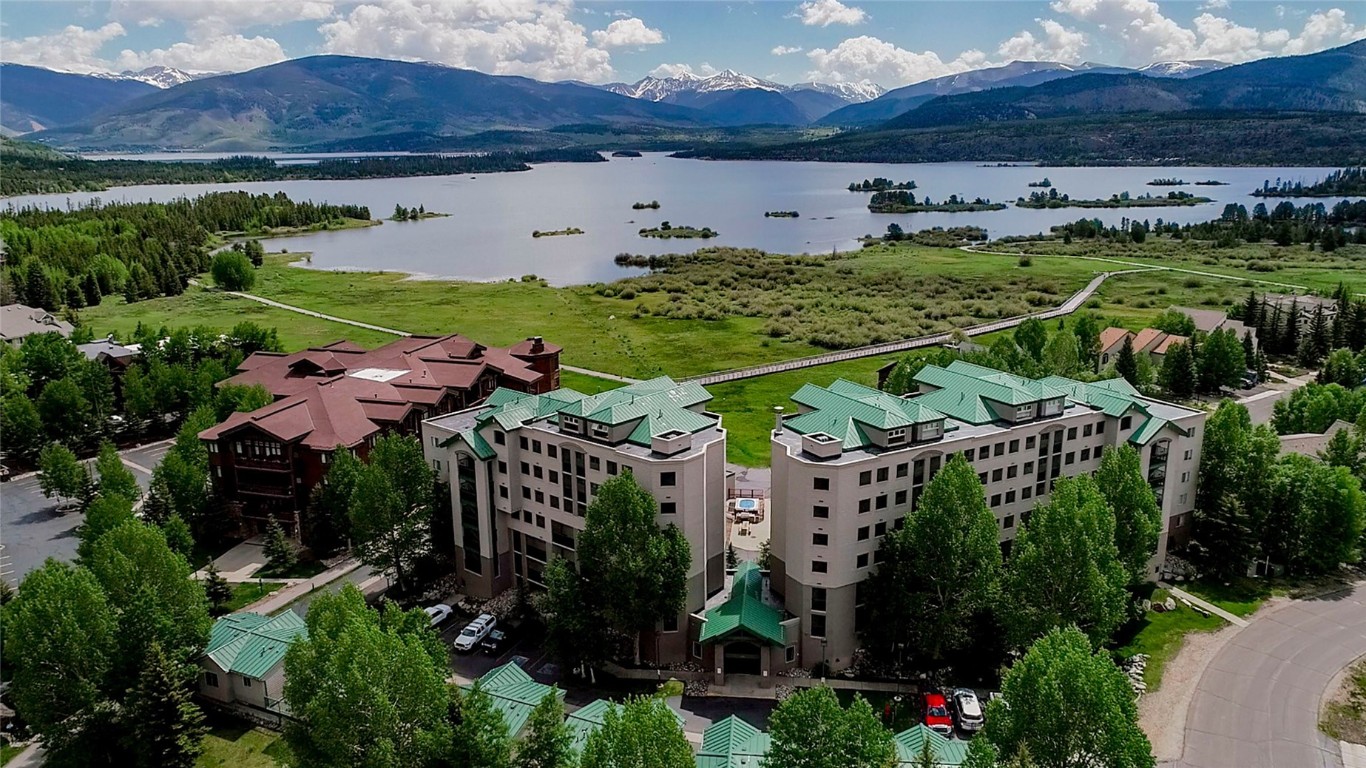 980 Lakepoint Drive 404 Property Photo 20