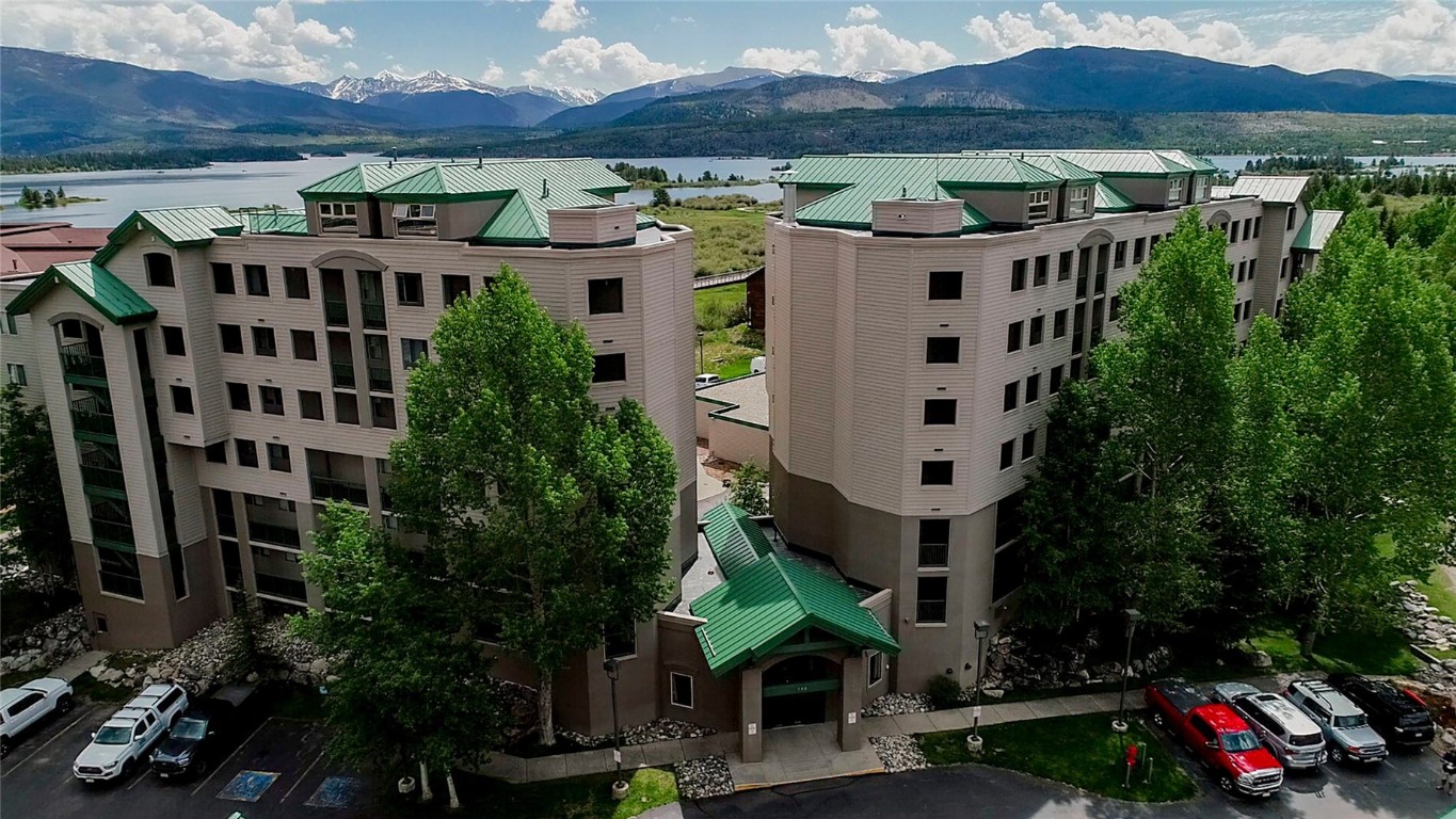 980 Lakepoint Drive 404 Property Photo 22