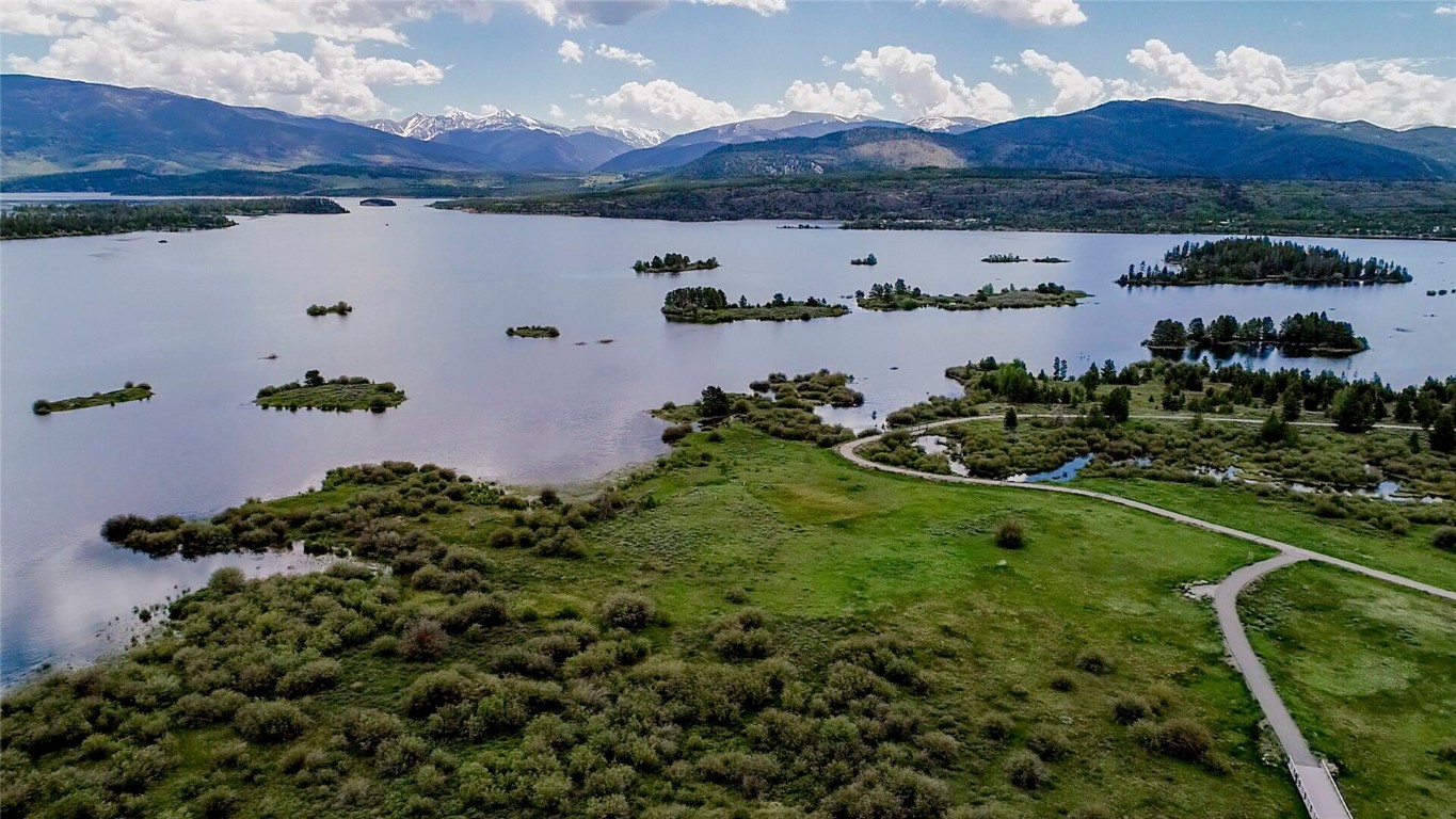 980 Lakepoint Drive 404 Property Photo 23