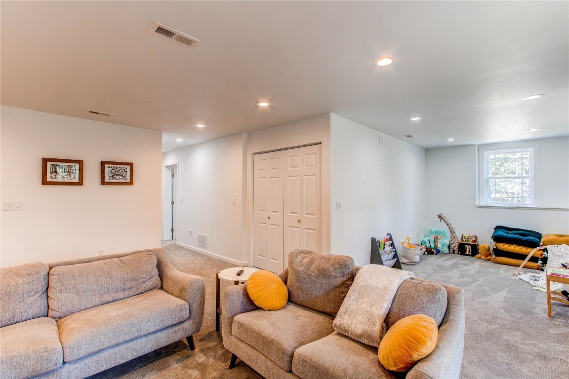 877 Sacramento Crossing Property Photo 33